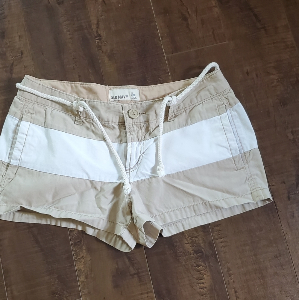 Old Navy Women's Cargo Shorts in Tan and White